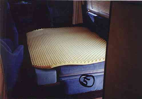 dinette-double_bed-5.JPG (497x347; 10 KBytes)