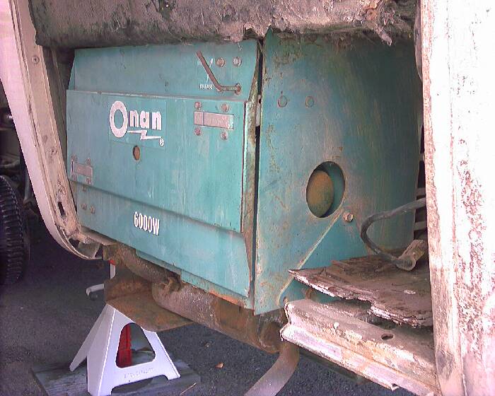 75 E II LR 6K Onan 01.jpg (700x560; 66 KBytes)