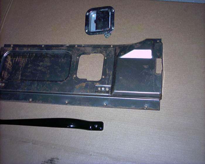 Interior Door Panel Parts.JPG (700x560; 60 KBytes)